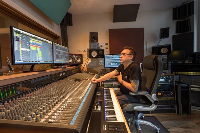 london-recording-studio-innovates-with-online-service-to-thrive